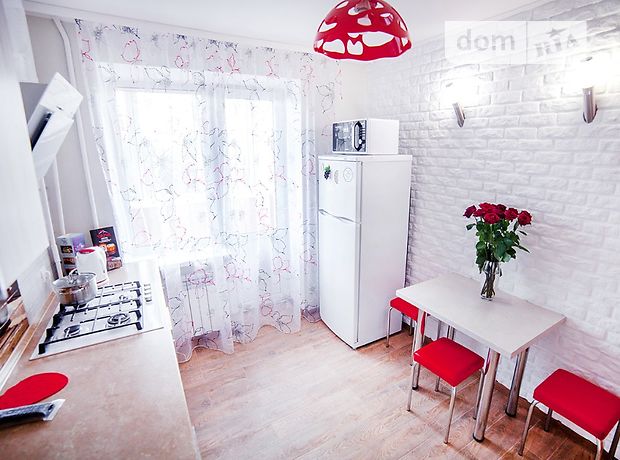 Rent daily an apartment in Vinnytsia on the Avenue Yunosti per 650 uah. 