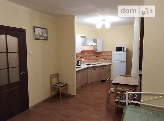 Rent an apartment in Kyiv on the St. Lomonosova per 10500 uah. 