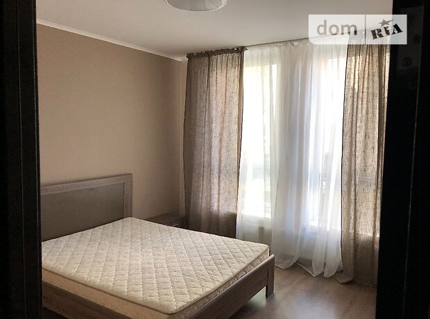 Rent an apartment in Kyiv on the Avenue Peremohy per 14500 uah. 