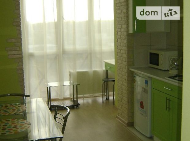 Rent an apartment in Kyiv near Metro Zhitomirska per 8500 uah. 