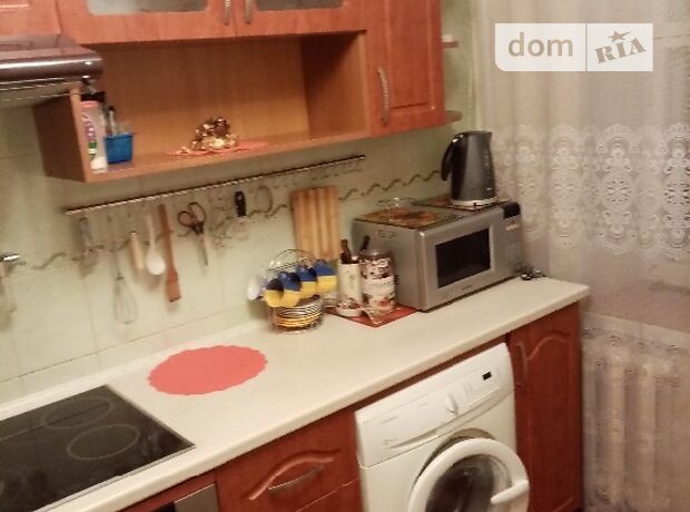 Rent an apartment in Dnipro on the St. Robocha per 6500 uah. 