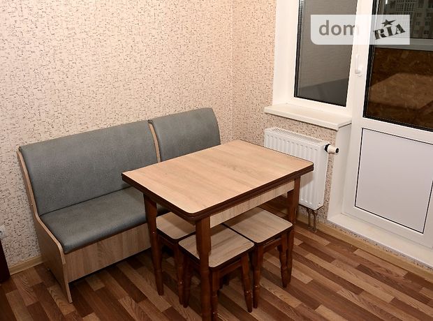 Rent an apartment in Kyiv on the St. Chavdar Yelyzavety per 11000 uah. 
