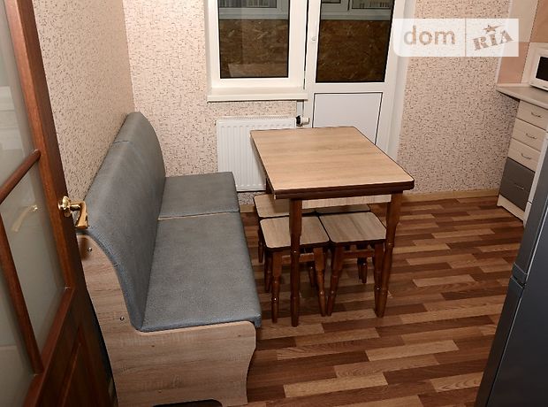 Rent an apartment in Kyiv on the St. Chavdar Yelyzavety per 11000 uah. 