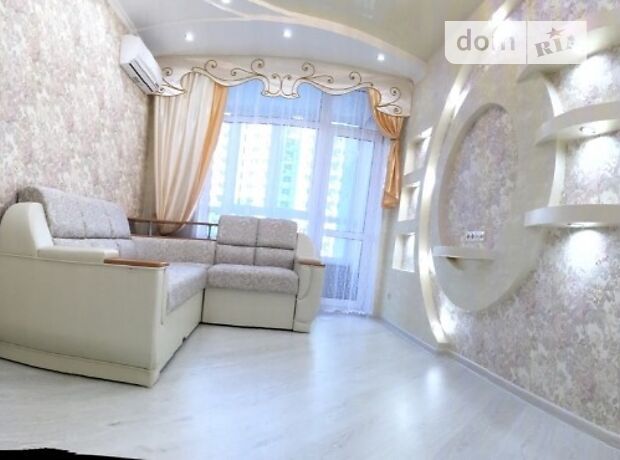 Rent an apartment in Kyiv on the St. Akhmatovoi Anny per 11500 uah. 