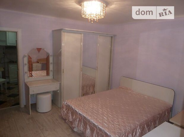 Rent an apartment in Kyiv on the St. Hrechka marshala per 6300 uah. 