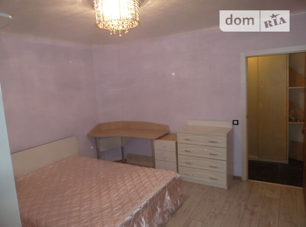 Rent an apartment in Kyiv on the St. Hrechka marshala per 6300 uah. 