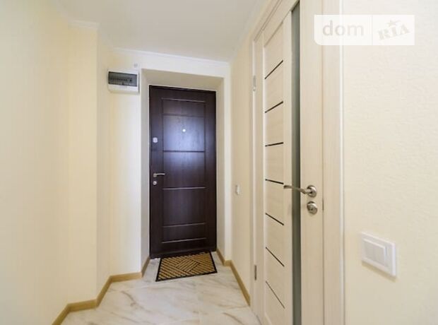Rent daily an apartment in Kyiv on the St. Mashynobudivna per 900 uah. 