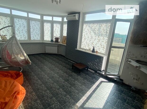 Rent an apartment in Kyiv on the St. Vyshhorodska per 22472 uah. 