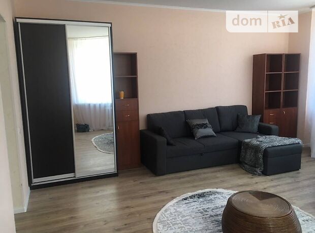 Rent an apartment in Kyiv on the St. Oleny Pchilky per 14000 uah. 