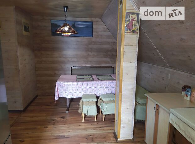 Rent a room in Kyiv on the St. Zhovtneva per 3000 uah. 