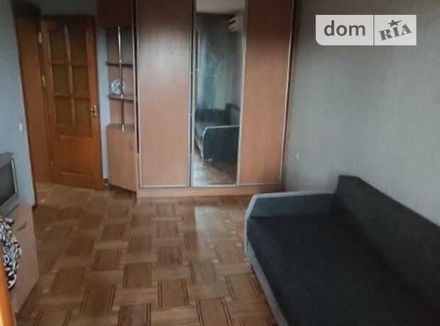 Rent an apartment in Kyiv on the St. Avtozavodska per 10500 uah. 