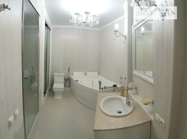Rent an apartment in Kyiv on the St. Osvity per 29330 uah. 