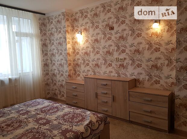 Rent an apartment in Kyiv on the St. Oleny Pchilky per 15000 uah. 