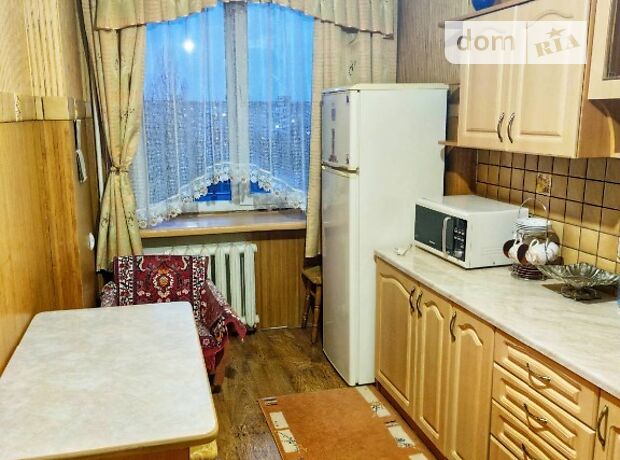 Rent an apartment in Lviv on the St. Volodymyra Velykoho per 6500 uah. 