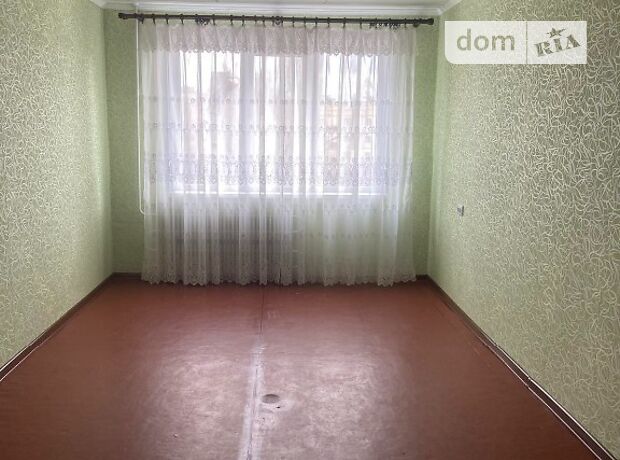 Rent an apartment in Kryvyi Rih on the St. Spivdruzhnosti 104 per 4000 uah. 