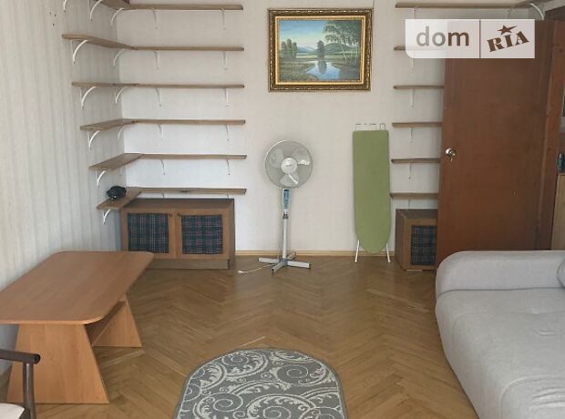 Rent a room in Kyiv on the St. Mykilsko-Slobidska per 5000 uah. 