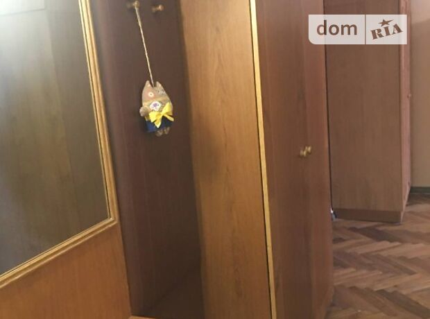 Снять квартиру в Киеве на ул. Ветряные Горы 31 за 7800 грн. 