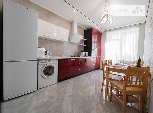 Rent daily an apartment in Ternopil on the St. Mykulynetska per 699 uah. 