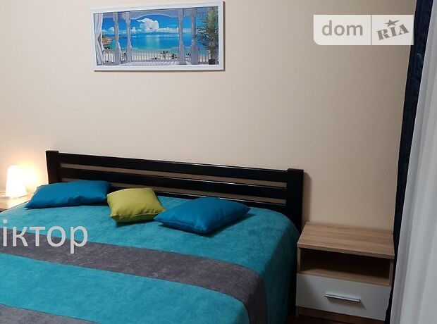 Rent an apartment in Kyiv on the St. Lomonosova 85 per 14000 uah. 