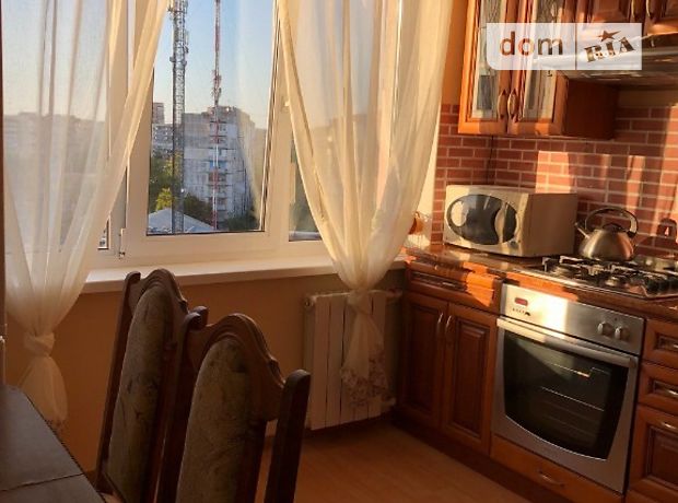 Rent an apartment in Kyiv near Metro Minska per 17000 uah. 