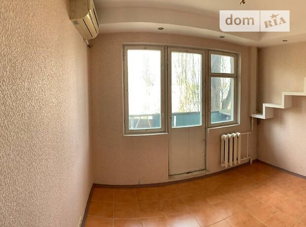Rent an apartment in Kyiv on the St. Tupolieva akademika per 6000 uah. 