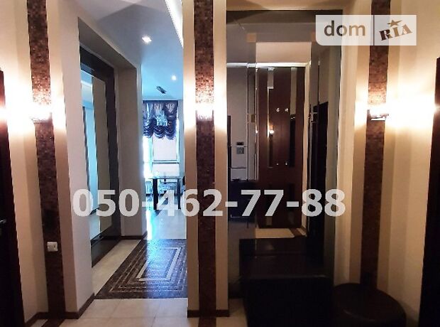Rent an apartment in Kyiv on the St. Drahomyrova Mykhaila 3 per 25070 uah. 