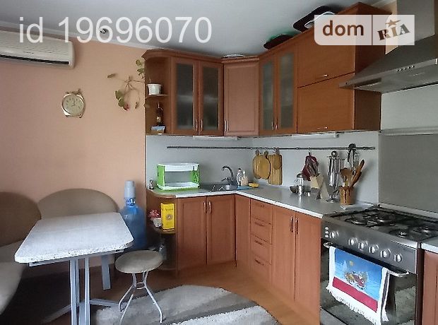 Rent a house in Zaporizhzhia on the St. Lehendarna per 6000 uah. 