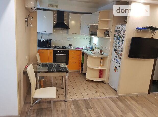Rent an apartment in Dnipro on the St. Havrylenka per 9000 uah. 