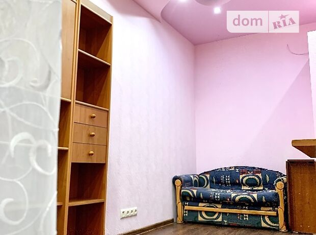 Rent an apartment in Dnipro on the St. Povitroflotska per 6500 uah. 