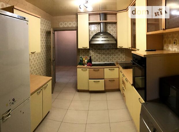 Снять квартиру в Киеве на проспект Героев Сталинграда за 22000 грн. 