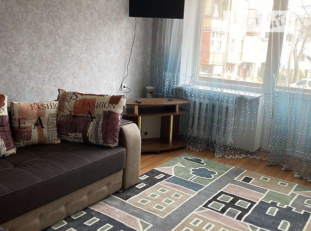 Зняти квартиру в Хмельницькому на вул. Соборна 43 за 6500 грн. 