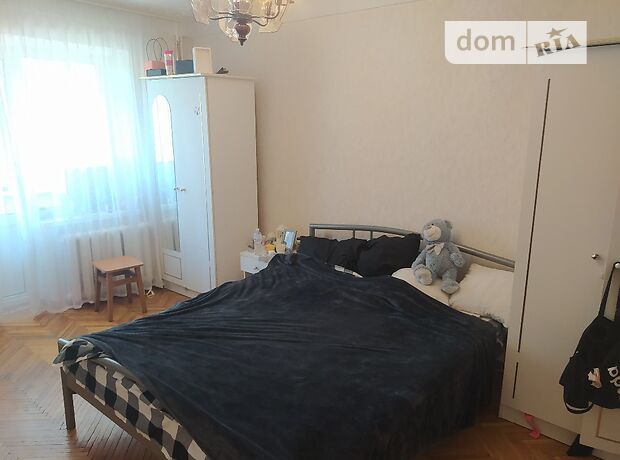 Rent an apartment in Kyiv on the St. Velyka Vasylkivska 7- per 13500 uah. 