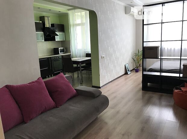 Rent an apartment in Kyiv on the St. Chavdar Yelyzavety per 13000 uah. 