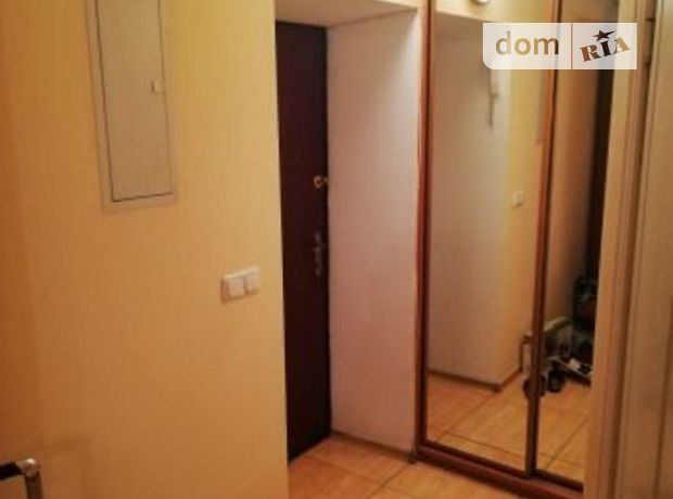 Rent an apartment in Kyiv on the St. Nimetska 3 per 8000 uah. 