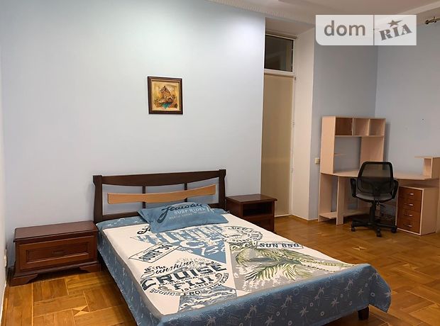 Rent an apartment in Kyiv on the St. Staronavodnytska 13 per 29810 uah. 