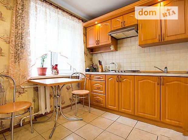 Rent daily an apartment in Mykolaiv on the St. Sadova per 600 uah. 