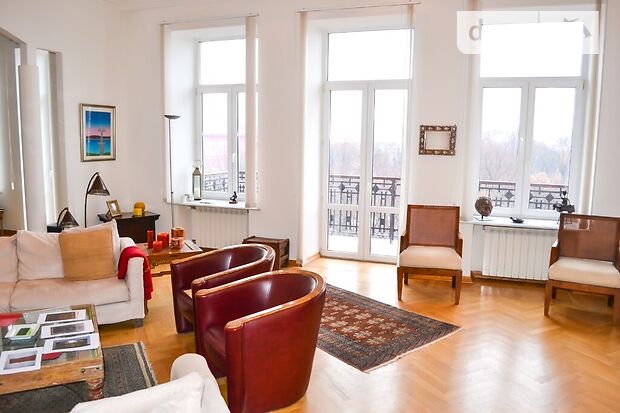 Rent an apartment in Kyiv in Shevchenkіvskyi district per 162162 uah. 