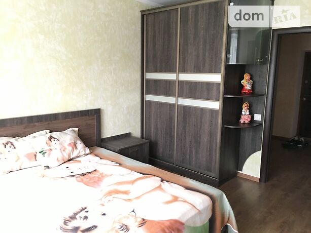 Rent an apartment in Khmelnytskyi on the St. Volodymyrska per 10000 uah. 