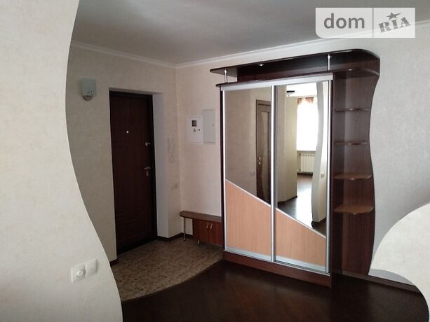 Rent an apartment in Khmelnytskyi on the St. Mazura per 8000 uah. 
