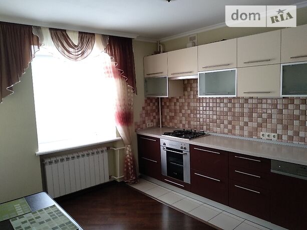 Зняти квартиру в Хмельницькому на вул. Мазура за 8000 грн. 