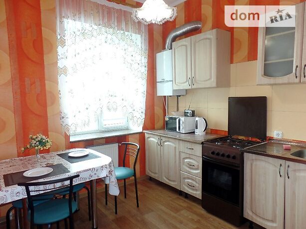 Rent daily an apartment in Vinnytsia on the St. Malynovskoho per 550 uah. 