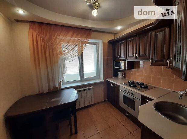 Rent an apartment in Kyiv on the St. Bohatyrska 18 per 10000 uah. 