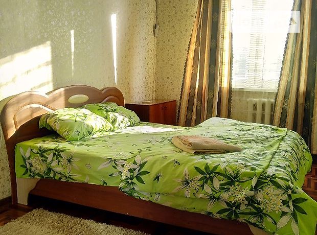 Rent daily an apartment in Zaporizhzhia on the St. Zestafonska per 500 uah. 