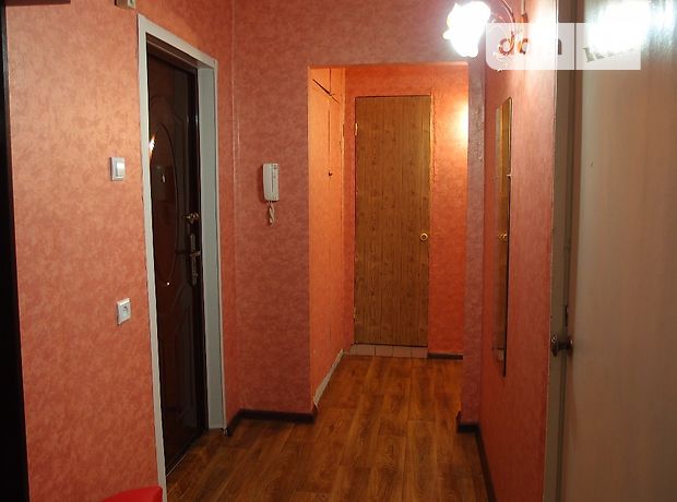 Rent daily an apartment in Zaporizhzhia on the St. Zestafonska per 500 uah. 