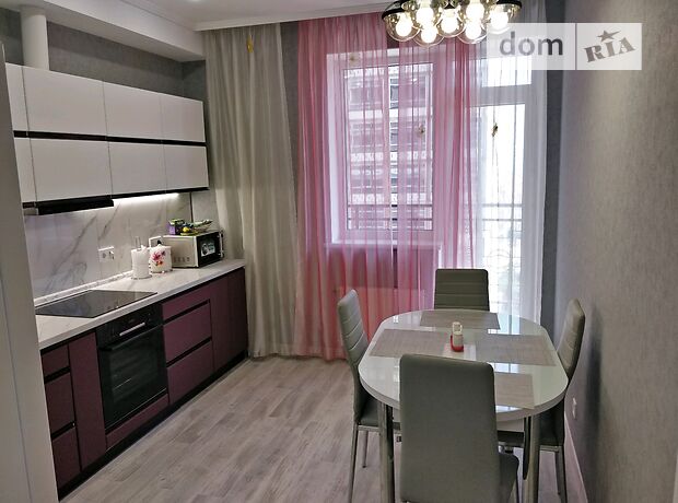 Снять посуточно квартиру в Одессе на ул. Генуэзская 3г за 1400 грн. 
