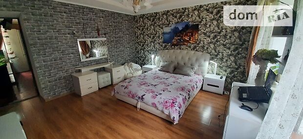Rent daily a house in Odesa on the 1-a Liustdorfska line 14 per 1500 uah. 