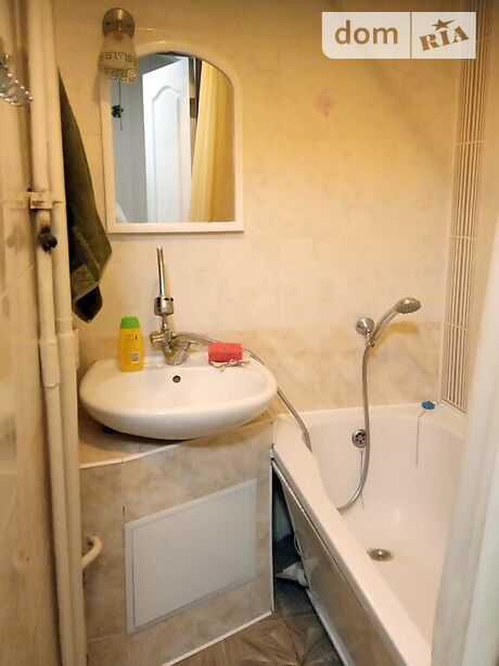 Rent an apartment in Kyiv near Metro Darnitsia per 8000 uah. 
