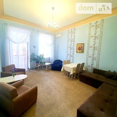 Rent an apartment in Kyiv on the St. Velyka Vasylkivska per 24725 uah. 
