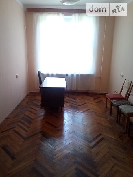Rent an office in Zaporizhzhia on the Profspilok maidan per 13500 uah. 