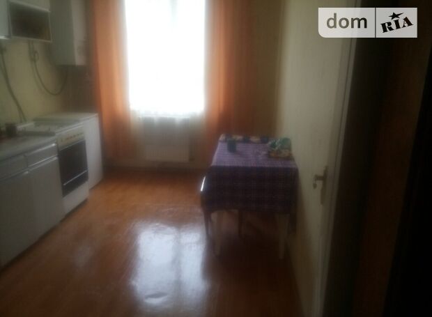 Rent an apartment in Ivano-Frankivsk on the St. Halytska per 4500 uah. 